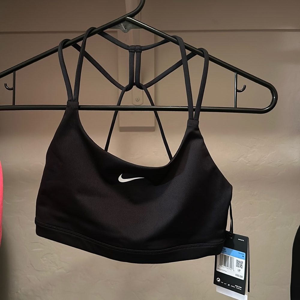 Black Cross-Back Nike Sports Bra